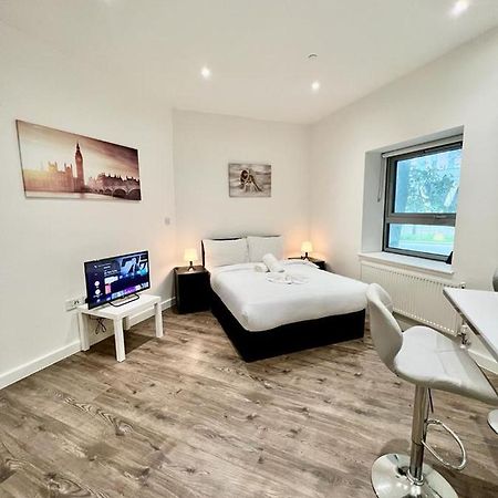 Alarabi Apartments-Studio Flat Croydon Extérieur photo